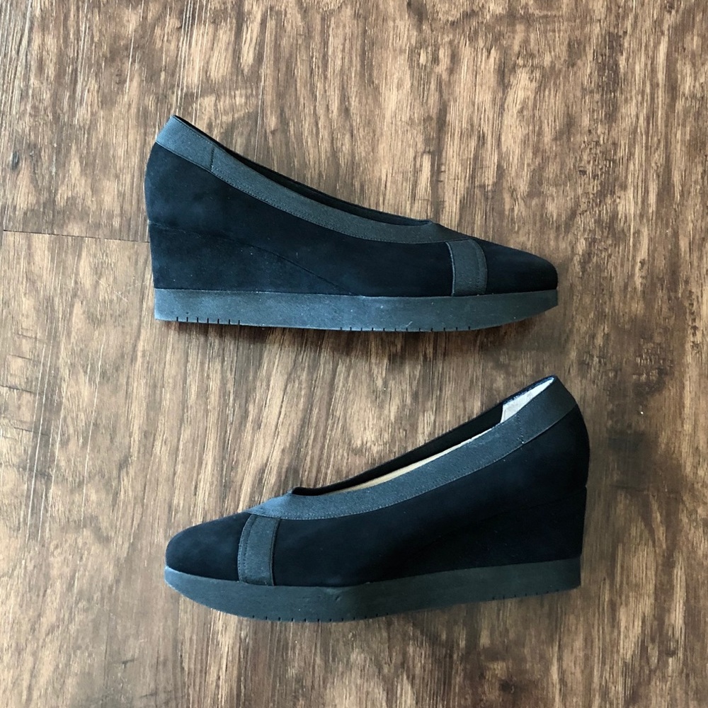Daniele Ancarani: Suede wedge pump